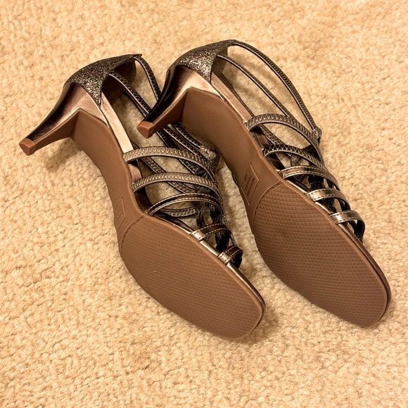 NIB New York Transit Women’s Special Gesture Dress Sandals Size 6M - Picture 7 of 9